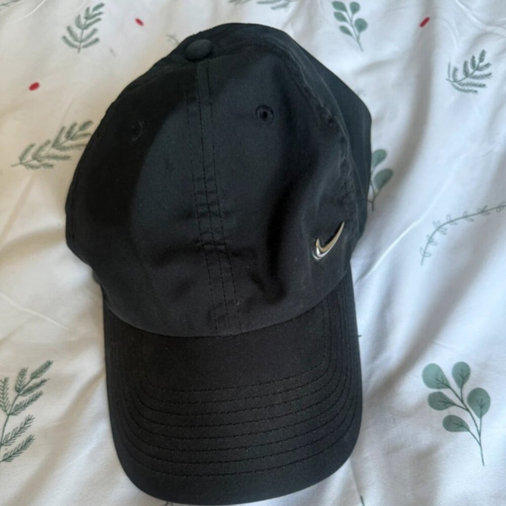 black/Nike hat